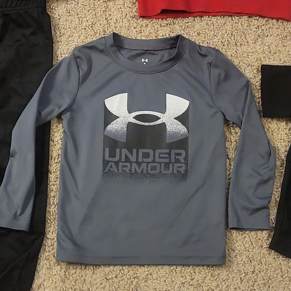 Boys Under Armour Mixed Bundle Sweatsuit Sweatshirt T Shirt Long Sleeved Tee 5T - Picture 6 of 7